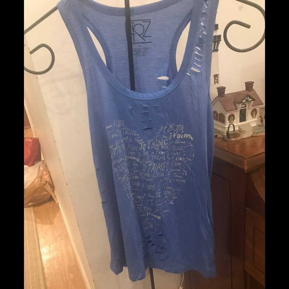 🌼3/$10🌼 HPZ blue heart destructed tank top large
